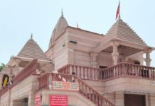 अयोध्या जैसा आर्किटेक्चर, वही पत्थर! दिल्ली में बना है अनोखा राम मंदिर, भक्तों की लगती है लंबी लाइन