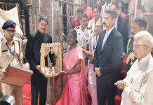 राष्ट्रपति मुर्मु ने ओंकारेश्वर तीर्थ और ज्योतिर्लिंग ममलेश्वर के दर्शन कर किया अभिषेक