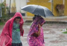 मानसून का डबल असर: 12 राज्यों में बारिश, दिल्ली एयरपोर्ट पर 3 विमान डैमेज