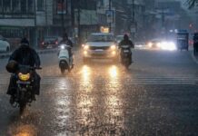 दिन में छाया अंधेरा, दिल्ली-एनसीआर में तेज बारिश और हवाओं ने बढ़ाई ठंडक