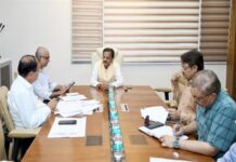 स्वास्थ्य अधोसंरचना विकास कार्य समय-सीमा में गुणवत्ता के साथ पूरे किए जाएँ : उप मुख्यमंत्री शुक्ल