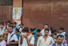 कड़े पहरे में शुरू हुई सिपाही भर्ती परीक्षा, 22 केंद्रों पर अभ्यर्थियों की भीड़