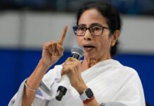 ममता बनर्जी का बड़ा प्रदर्शन, फेरीवालों के समर्थन में सड़कों पर उतरीं