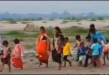 बारिश बनी चुनौती, गांव वालों ने कंधों पर उठाकर नदी पार कराई और पहुंचाया दूल्हा