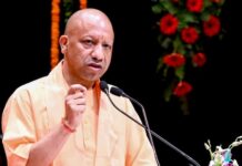 वाराणसी में योगी आदित्यनाथ का संबोधन, नेतृत्व और राष्ट्र निर्माण पर रखे विचार