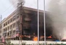 भोपाल के ‘एलर कॉम्प्लेक्स’ में भीषण आग: 6 रेस्टोरेंट वाली तीन मंजिला इमारत में हड़कंप, दीवार तोड़कर घुसे दमकलकर्मी, सुरक्षित निकाले गए सिलेंडर