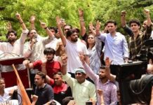 CJP के विरोध प्रदर्शन में शामिल हुए Prakash Raj, शिक्षा मंत्री पर बढ़ा दबाव