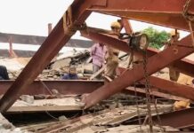 कोलकाता में बड़ा हादसा: निर्माणाधीन गोदाम का शेड ढहा, 60 मजदूर मलबे में दबे
