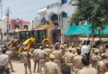 बुलडोजर के डर से बाजार में सन्नाटा, गलियों तक बंद रहीं दुकानें