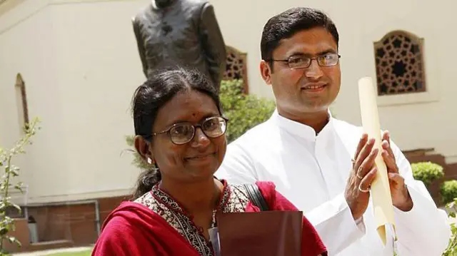 minakshi11.jpg