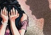 मासूम के इलाज के बहाने दरिंदगी: महिला डॉक्टर की पत्नी को ब्लैकमेल करने वाला थेरेपिस्ट पुलिस की गिरफ्त में