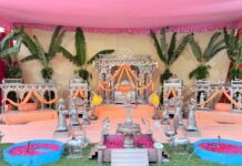 श्रीजी का चंदन बंगला दर्शन, फुहारों और पुष्प श्रृंगार से भक्त हुए भावविभोर