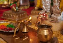 घर के मंदिर में गलती से भी न करें ये भूलें