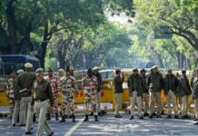 दिल्ली में सुरक्षा कड़ी, जंतर-मंतर क्षेत्र में इंटरनेट सेवा पर रोक और 17 मेट्रो स्टेशन बंद