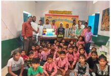 निस्वार्थ सेवा संस्थान ने संविलियन विद्यालय चंदपा को भेंट किया एलईडी टीवी, स्मार्ट क्लास की शुरुआत
