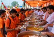 सावन में कांवड़ यात्रा के भंडारों में मिलता है हर राज्य का खास स्वाद, जानिए कहां परोसी जाती है कढ़ी, कहां खिचड़ी और कहां मिलता है हलवा