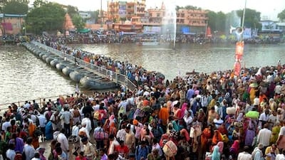 2npo80a4_simhastha-kumbh-mela-20.jpg