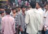 स्कूल पर भेदभाव का आरोप, न्याय की मांग को लेकर छात्रों ने पैदल मार्च कर सौंपा ज्ञापन