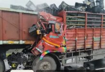 धनबाद में दर्दनाक सड़क दुर्घटना, तीन वाहनों की टक्कर से दो की मौत, अफरा-तफरी का माहौल