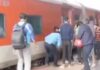 भट्टी बना लोकल ट्रेन का डिब्बा, मची अफरा-तफरी