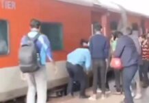 भट्टी बना लोकल ट्रेन का डिब्बा, मची अफरा-तफरी