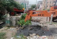 स्कूल में फैली PNG गैस, 7 छात्राएं हुईं बेहोश; नाला खुदाई बनी हादसे की वजह
