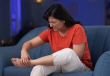 पैरों को न करें नजरअंदाज, ये 7 लक्षण हो सकते हैं बड़ी बीमारी का इशारा