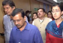 छात्रों से मुलाकात के बाद केजरीवाल का हमला, ‘लोकतंत्र में ऐसी कार्रवाई चिंताजनक’