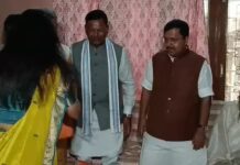 साहित्यकार के घर पहुंचे भाजपा अध्यक्ष, दही-जलेबी के साथ हुई आत्मीय मुलाकात