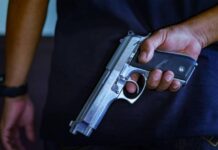 रामघाट में पिस्टल के साथ युवक का वीडियो वायरल, कानून-व्यवस्था पर उठे सवाल