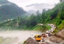 भारी बारिश से बिगड़े हालात, यमुनोत्री हाईवे फिर मलबे से बाधित