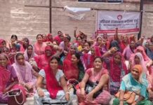 मांगों को लेकर सड़कों पर उतरीं आंगनबाड़ी कार्यकर्ता, झालावाड़ में किया जोरदार प्रदर्शन
