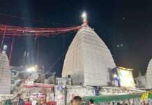 बाबा धाम में दर्शन व्यवस्था को लेकर पुरोहितों की मांग, पट खुलने और बंद होने का समय हो निश्चित