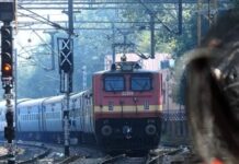 वाराणसी-मुंबई सुपरफास्ट को निशाना बनाने की कोशिश, इमरजेंसी ब्रेक से बची सैकड़ों यात्रियों की जान