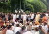 राहुल गांधी के समर्थन में कांग्रेस का प्रदर्शन, प्रधानमंत्री के इस्तीफे की उठी मांग