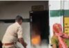 स्कूल में आग से टला बड़ा हादसा, 20 बच्चों को सुरक्षित बचाने में सिपाहियों ने निभाई अहम भूमिका