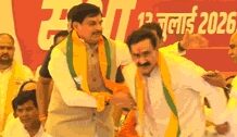 नरोत्तम मिश्रा के आंसुओं ने खींचा ध्यान, मंच पर CM ने बंधाया ढांढस