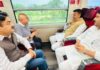 दतिया उपचुनाव से पहले वंदे भारत में सियासी मुलाकात? BJP-कांग्रेस अध्यक्ष की तस्वीरें चर्चा में
