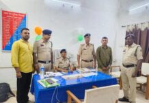 ट्रेनों में यात्रियों के पर्स पर हाथ साफ करता था लल्लू, ATM से रकम निकालने के बाद हुआ गिरफ्तार