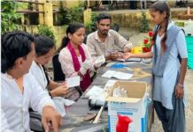स्वास्थ्य कैंप में छात्राओं को पोषण और एनीमिया से बचाव की दी जानकारी