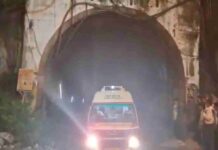 मलबे में जिंदगी की तलाश, चमोली टनल में पहुंचे CM धामी; सात की मौत