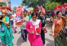 आस्था की मिसाल: 70 दिन की कांवड़ यात्रा पर निकली महिला, हर कदम पर मिल रहा सम्मान