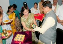 लाड़ली बहनों ने मुख्यमंत्री डॉ. यादव को बांधी स्नेह और विश्वास से भरी राखियां