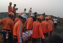 बेटे को बचाने की कोशिश पड़ी भारी, पिता की मौत के बाद मां ने भी उठाया खौफनाक कदम