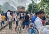 बदायूं में ट्रेन हादसे से अफरा-तफरी, इंजन में आग लगते ही यात्रियों में मची भगदड़