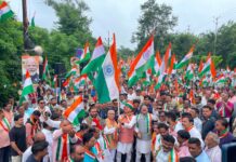 भोपाल तिरंगामय हुआ, विशाल यात्रा में उमड़ा जनसैलाब; CM मोहन यादव ने फहराया राष्ट्रीय ध्वज