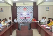 मंदसौर कलेक्टर ने स्वास्थ्य सेवाओं की समीक्षा की, गर्भवती महिलाओं और कुपोषित बच्चों की मॉनिटरिंग के निर्देश