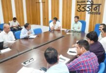 कलेक्टर रोशन कुमार सिंह ने अधिकारियों को दिए निर्देश, निर्माण कार्यों में तेजी और गुणवत्ता सुनिश्चित करें
