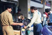 इंदौर एयरपोर्ट से गोल्ड स्मगलिंग का खुलासा, एयरलाइंस कर्मचारी समेत आरोपी गिरफ्तार