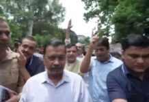 केजरीवाल का पीएम हाउस कूच रोका गया, AAP ने लगाया लोकतंत्र दबाने का आरोप